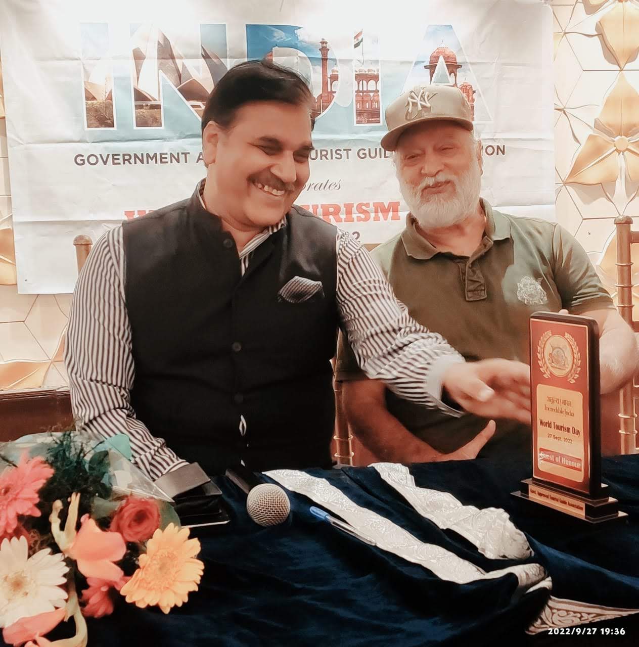 Vipin Bhardwaj receiving an honour